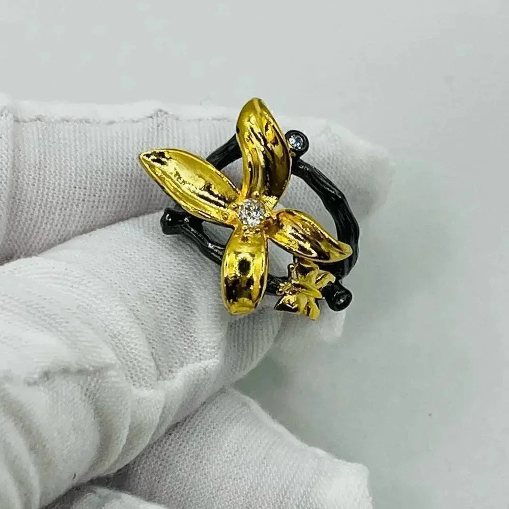Elegant Flower Rhinestone Ring - Picture 6 of 6